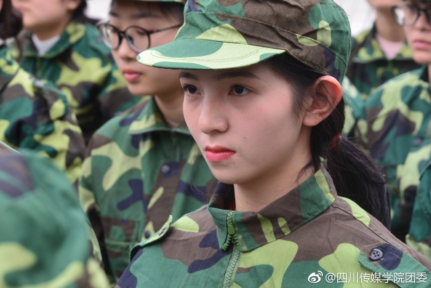 四川传媒学院美女如云