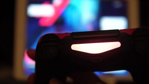 ps4手柄灯不亮
