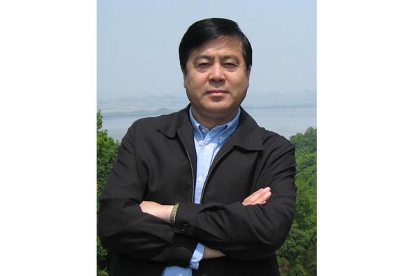北方传媒董事长霍起