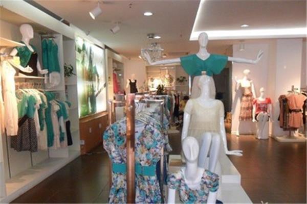 马可设计师的服装店铺