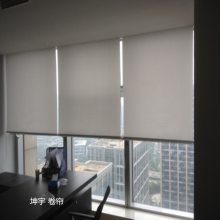 喷绘卷帘杆怎么安装