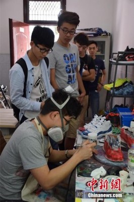 球鞋喷绘用什么工具好